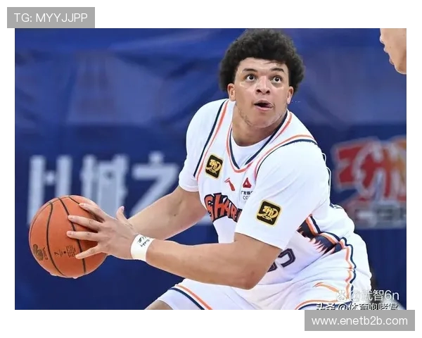 从社媒互动到赛场心跳洛夫顿中国日记里的篮球温度与球迷力量